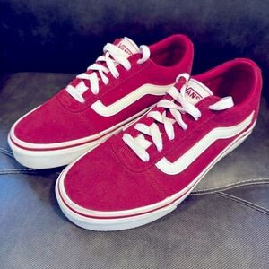 NEW Vans Classic Maddie Low-Top Suede Sneaker Womens Mulberry Wine Sz 6.5